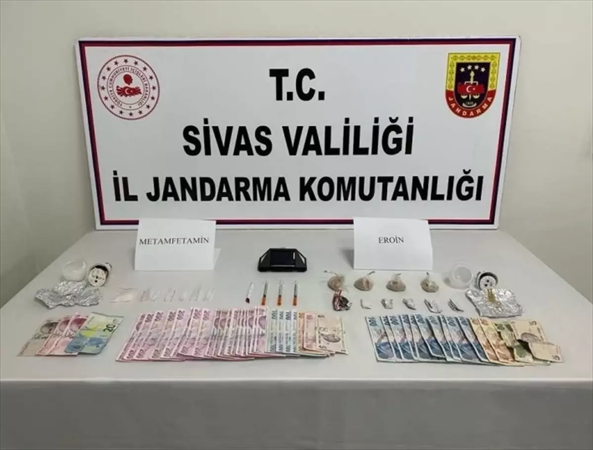 Sivas\'ta uyuşturucu operasyonu: 3 tutuklama