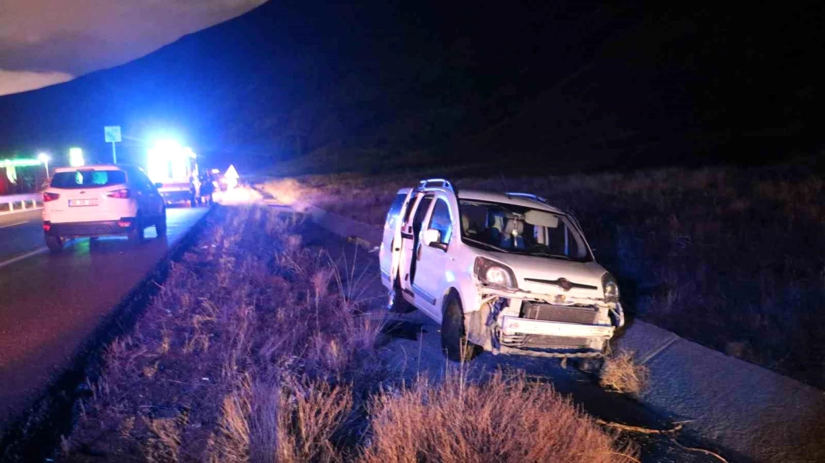 Sivas\'ta kaza: 2 kişi hayatını kaybetti, 1 kişi yaralandı