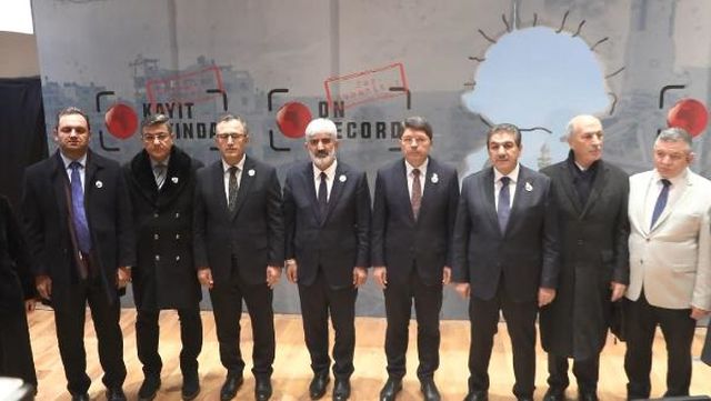 'İnsanlık İçin Kayıt Altında' programı Bakanı Yılmaz Tunç ve Tevfik Göksu'nun katılımıyla tanıtıldı 'İnsanlık İçin Kayıt Altında' programı Bakanı Yılmaz Tunç ve Tevfik Göksu'nun katılımıyla tanıtıldı
