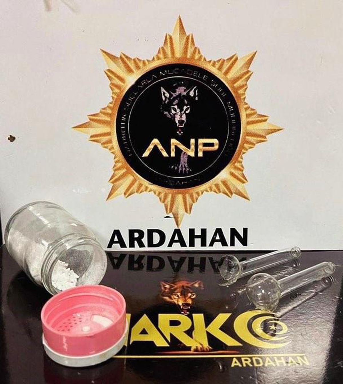Ardahan\'da uyuşturucu ve silah kaçakçılığı operasyonu