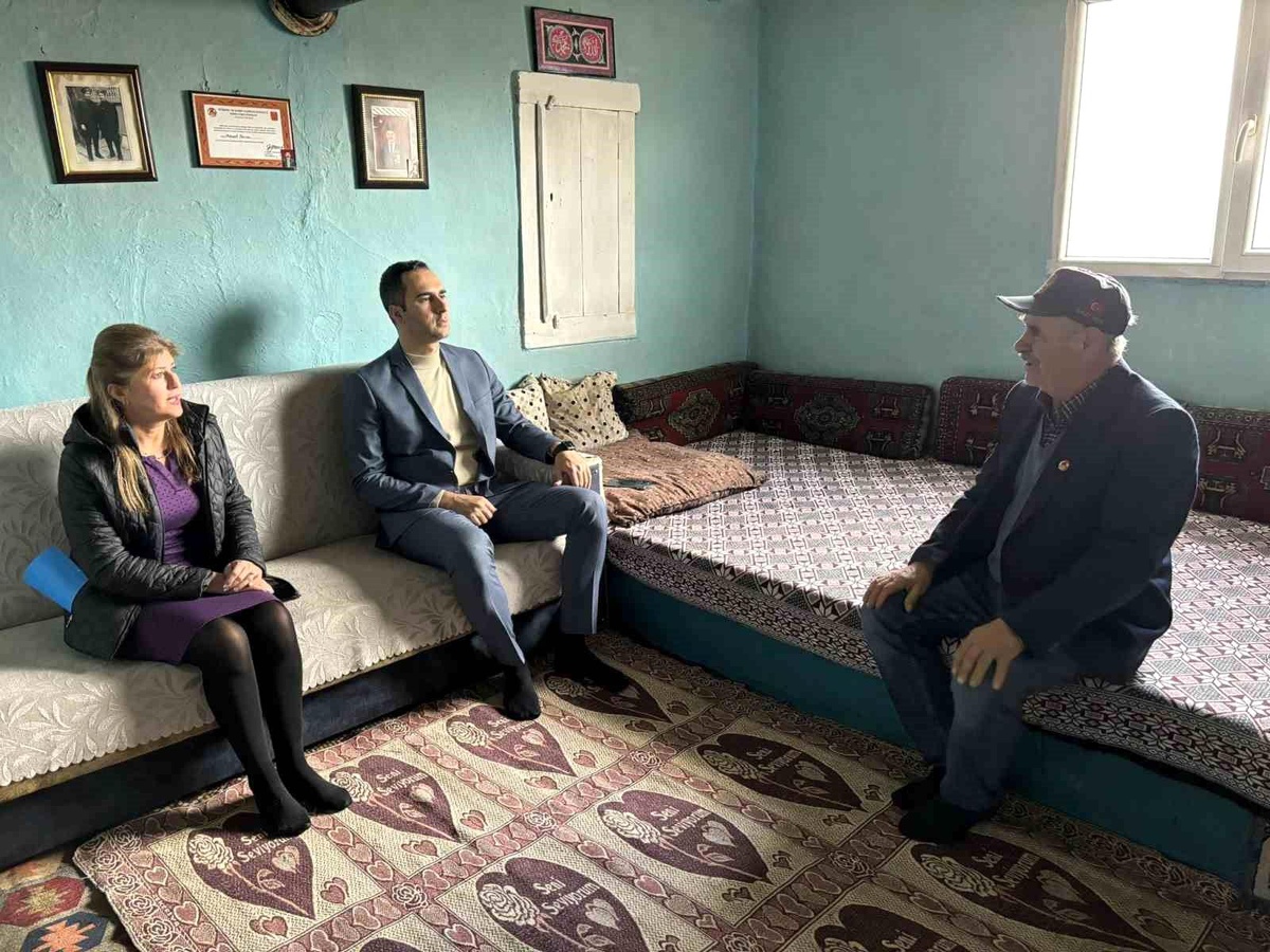 Artar: "Şehit ve gazi ailelerinin yanındayız"