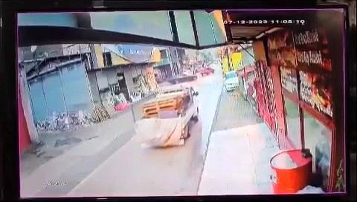 Bursa\'da iki ayrı hırsızlık kameralara yansıdı