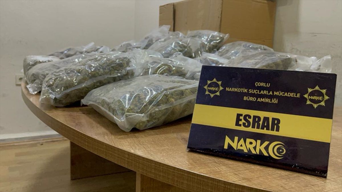 Çorlu\'da 15 Kilo Esrar Ele Geçirildi