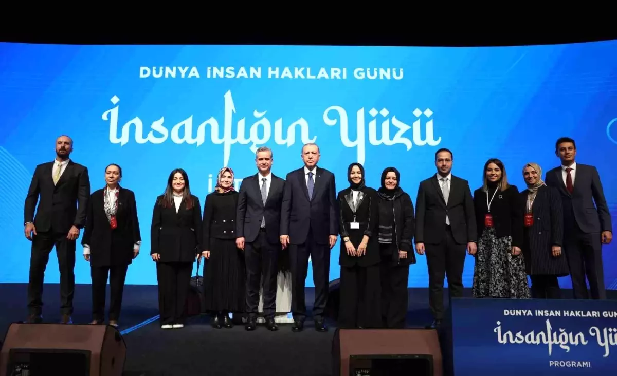 Cumhurbaşkanı Erdoğan: "(Batılı ülkeler) Fikir özgürlüğü bahanesiyle İslam ve Müslüman karşıtı eylemleri meşrulaştırdılar, tasvip ve teşvik ettiler."
