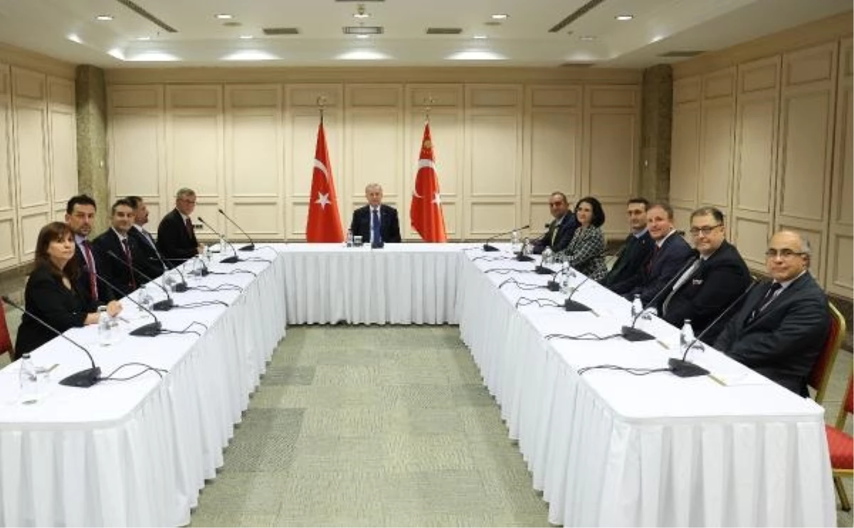 Cumhurbaşkanı Erdoğan, Türk Ortopedi ve Travmatoloji Birliği Derneği üyelerini kabul etti