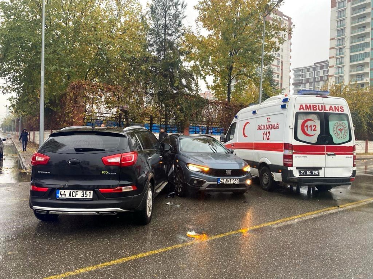 Diyarbakır\'da trafik kazası: 1 yaralı