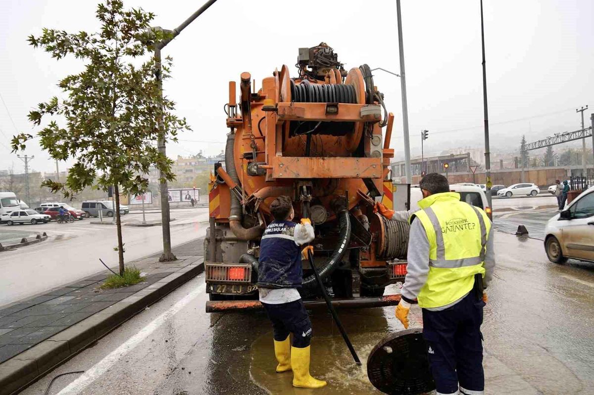 Gaziantep Büyükşehir Belediyesi Yağış Sonrası Çalışmalarını Tamamladı