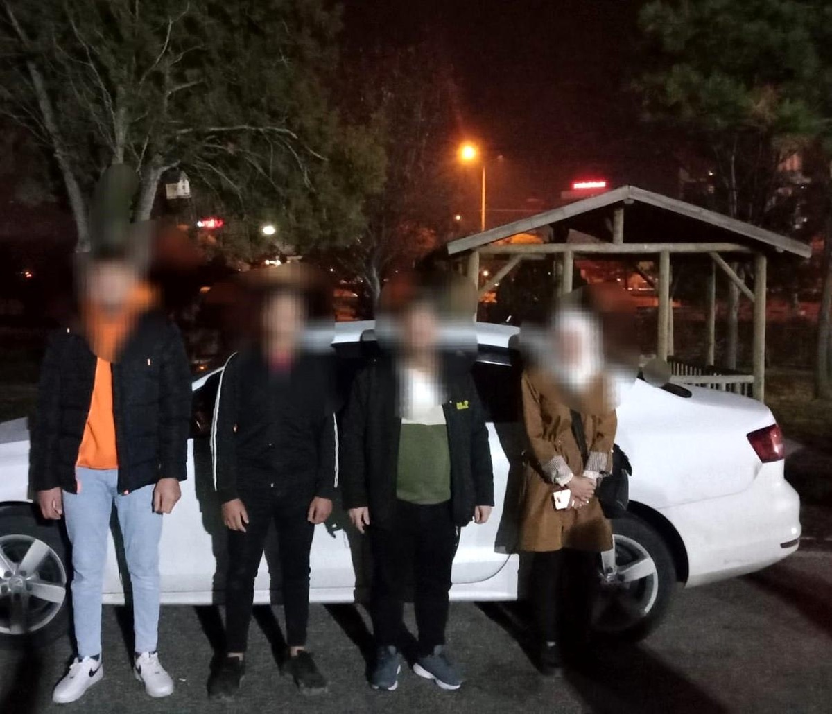Afyonkarahisar\'da düzensiz göçmen taşıyan şahıs gözaltına alındı