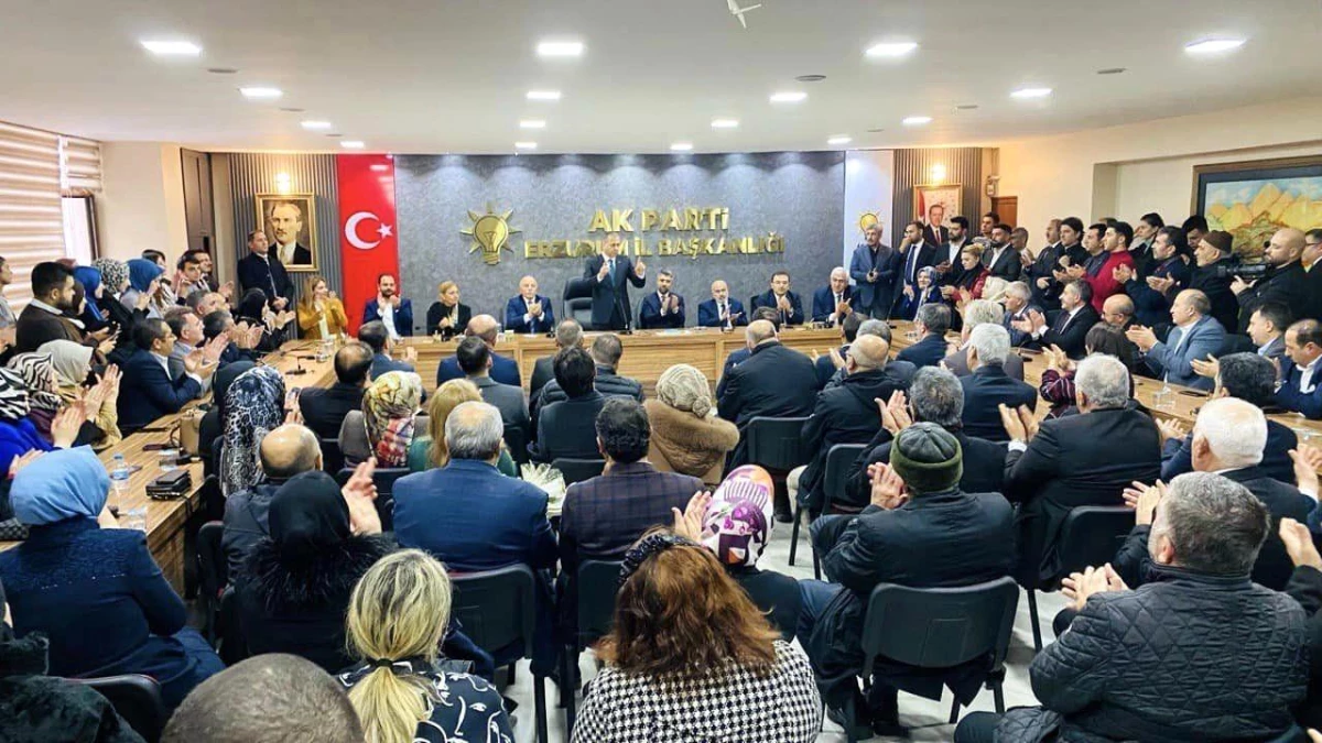 İçişleri Bakanı Ali Yerlikaya, AK Parti Erzurum İl Başkanlığını ziyaret etti
