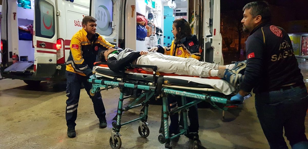İnegöl\'de trafik kazası: 2 kişi yaralandı