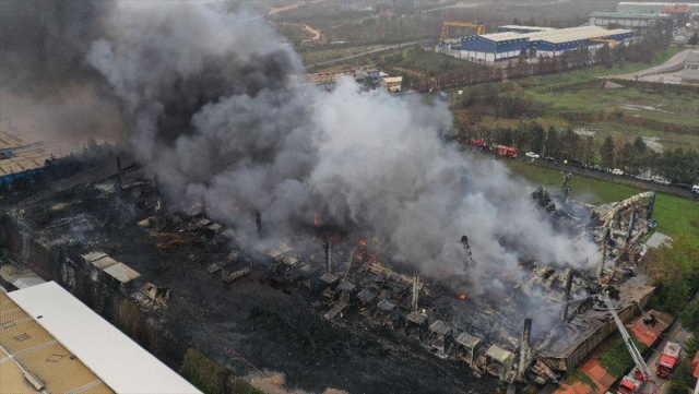 Kocaeli'deki Yangın Kontrol Altına Alındı