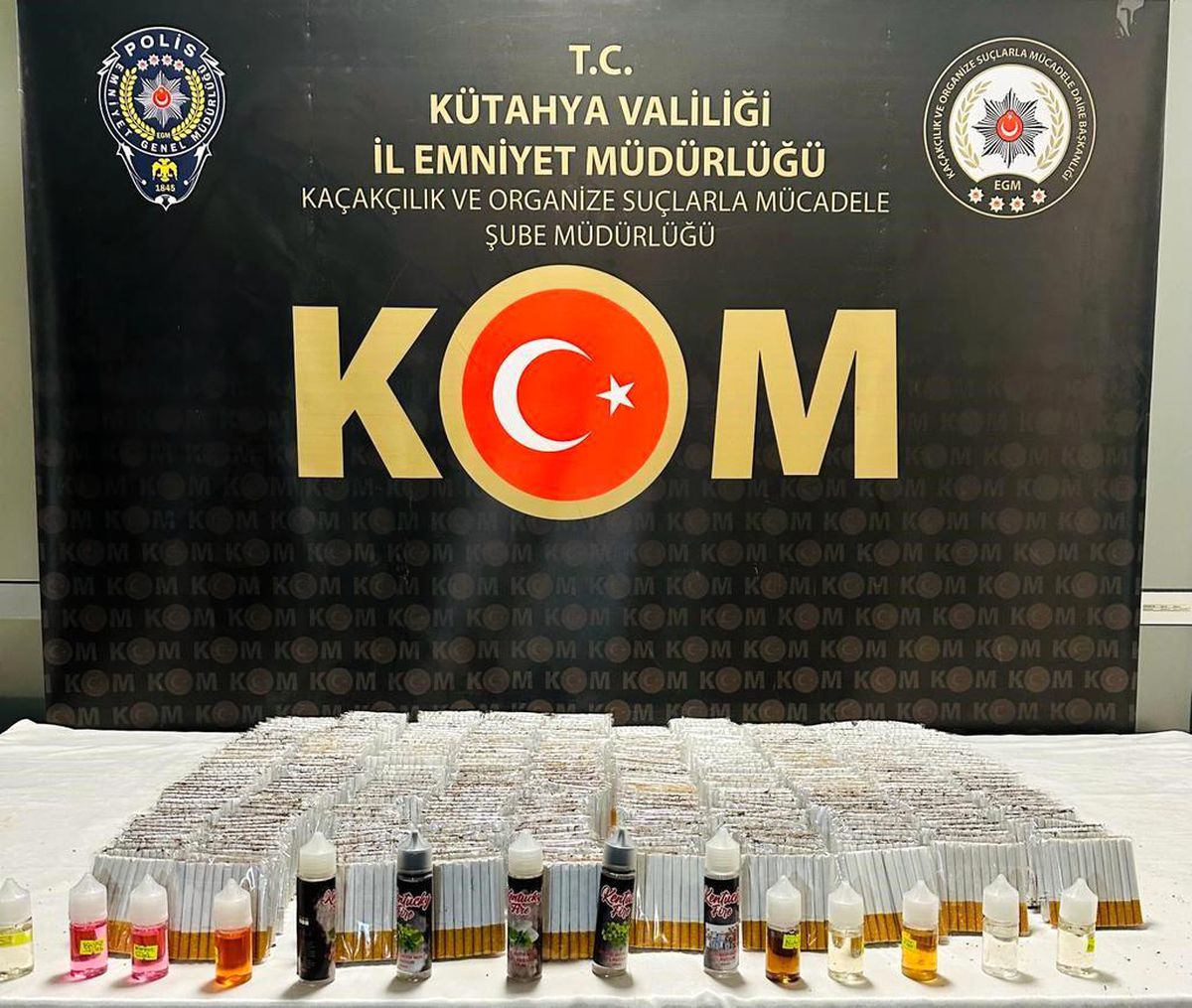 Kütahya\'da Kaçak Tütün Operasyonu: 10 Bin 420 Makaron Ele Geçirildi