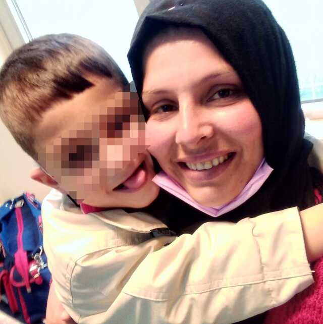 Lüks cip, yaya geçidindeki anne ve kucağındaki bebeğini hayattan kopardı Lüks cip, yaya geçidindeki anne ve kucağındaki bebeğini hayattan kopardı