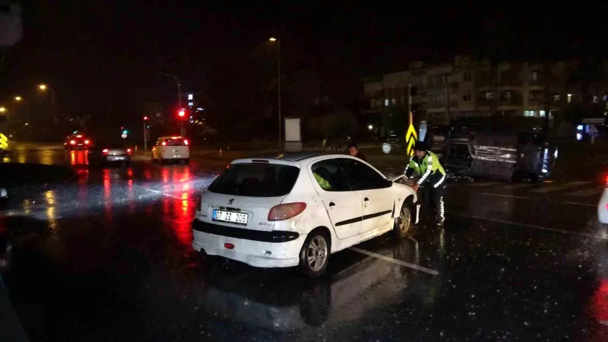 Antalya\'da kaza: 2 kişi yaralandı