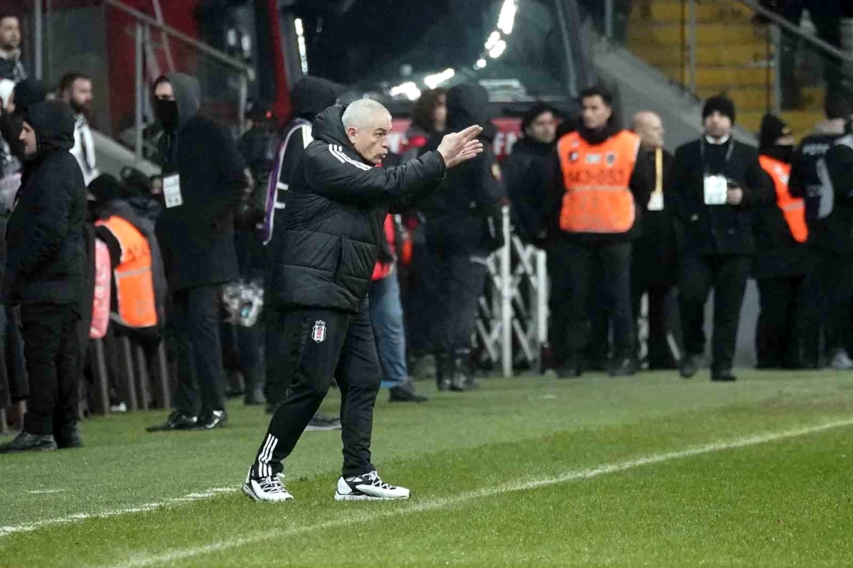 Beşiktaş Teknik Direktörü Rıza Çalımbay, Fenerbahçe\'ye 3-1 kaybetti