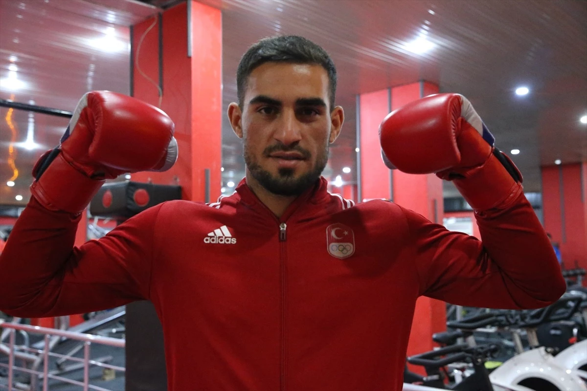 Şanlıurfa\'da Kick Boks Şampiyonu Emrah Yaşar