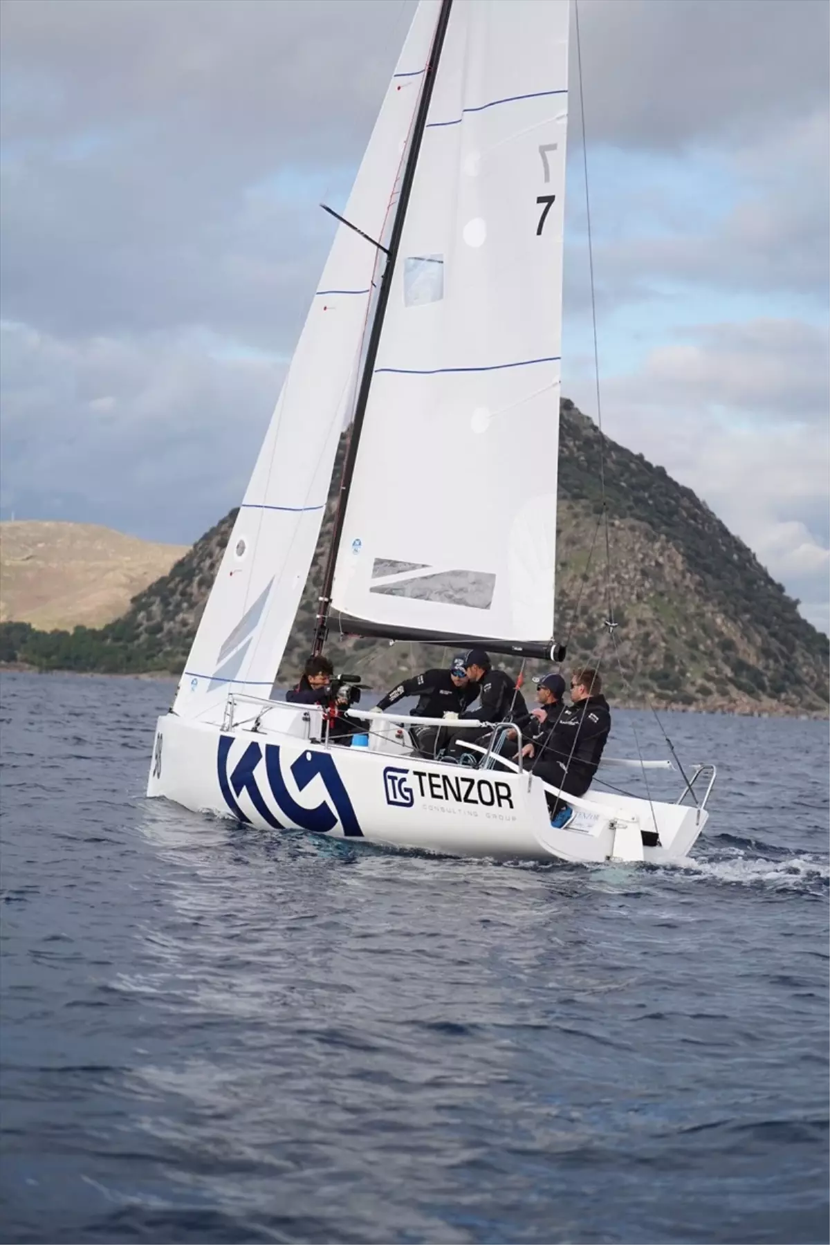 Tenzor International Cup'ta yelkenciler ikinci günü tamamladı