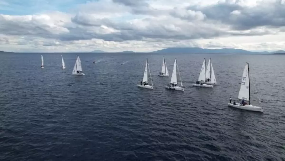 Tenzor International Cup Yelken Yarışları'nda ikinci gün tamamlandı