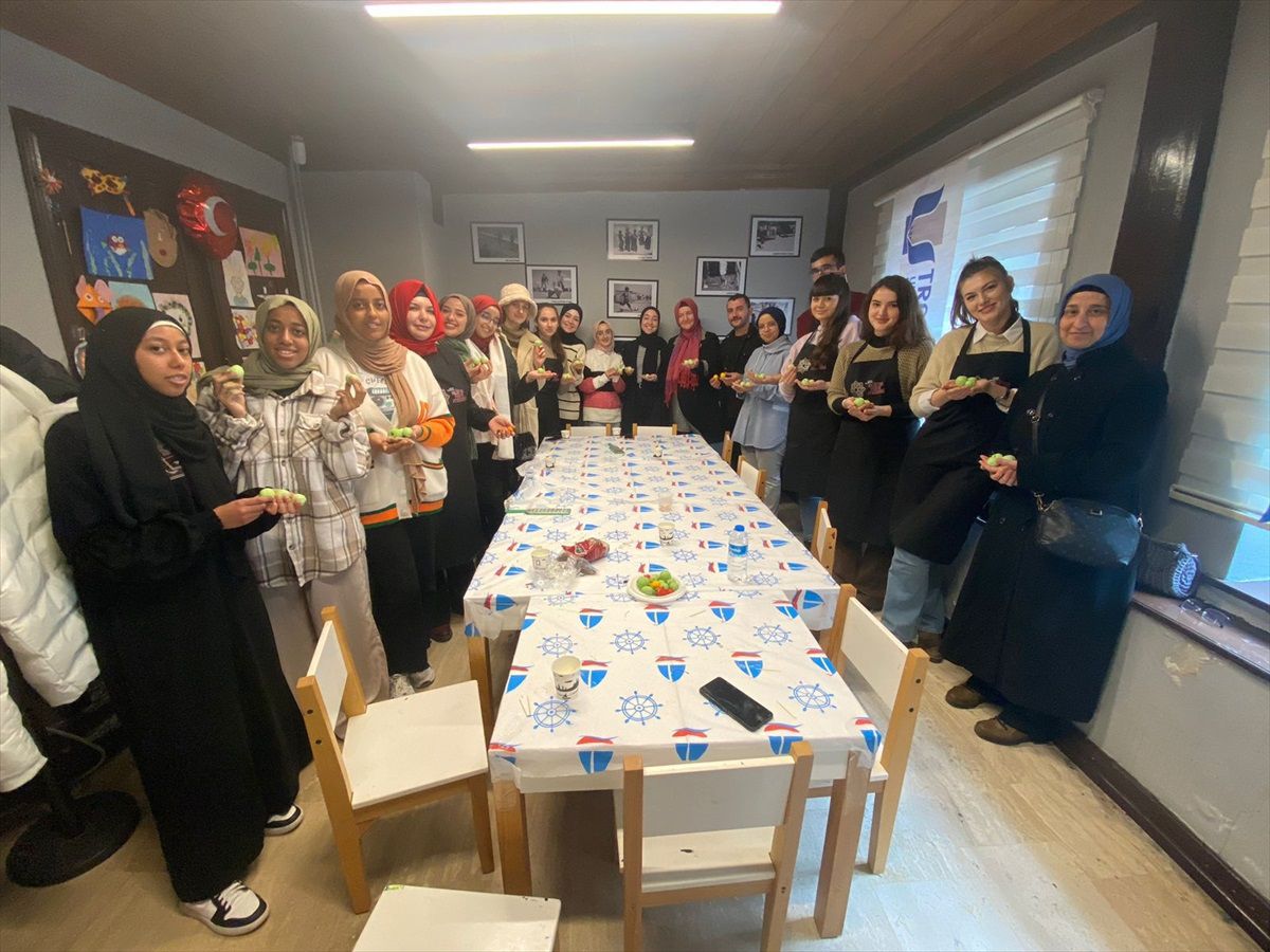 Trakya Üniversitesinde Uluslararası Öğrenciler Mis Meyve Sabunu Yapmayı Öğrendi