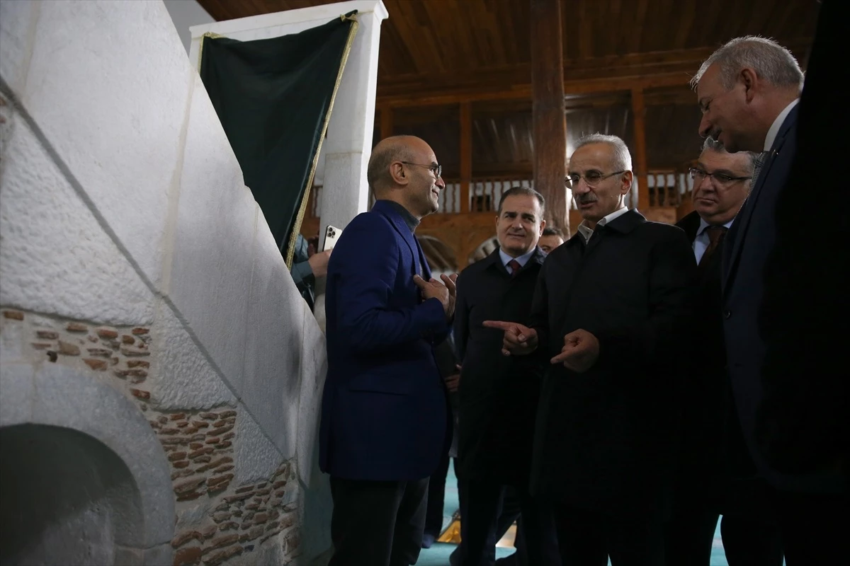 Ulaştırma Bakanı Abdulkadir Uraloğlu, Muğla\'da antik kentleri gezdi
