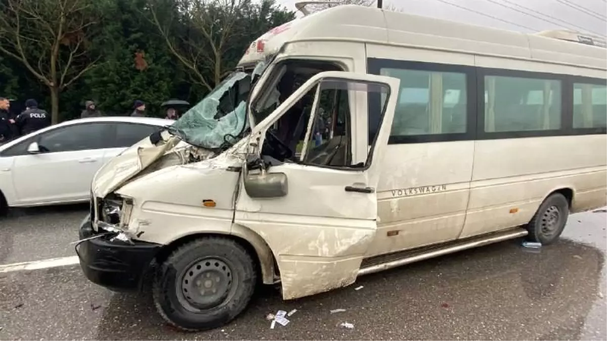 Kocaeli D100 Karayolu\'nda kaza: 2 yaralı