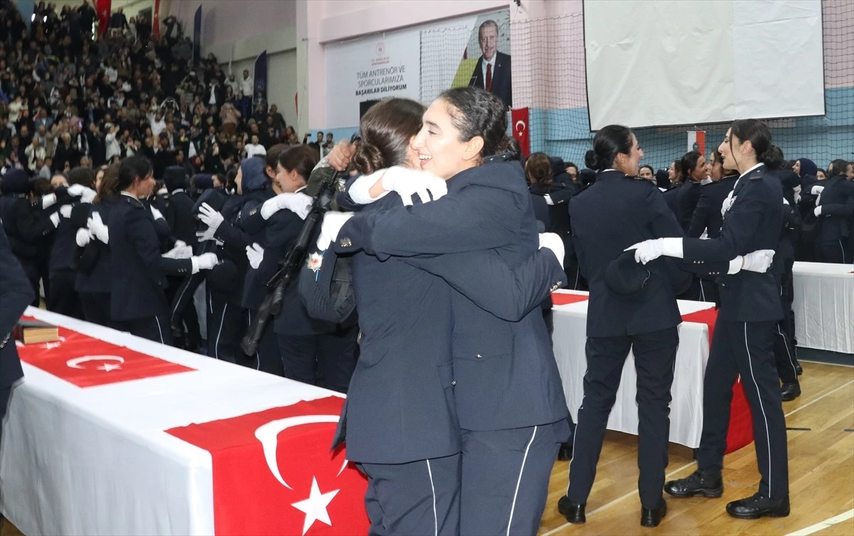Yozgat POMEM\'de 29. dönem kadın polis adayları mezuniyet töreni düzenlendi