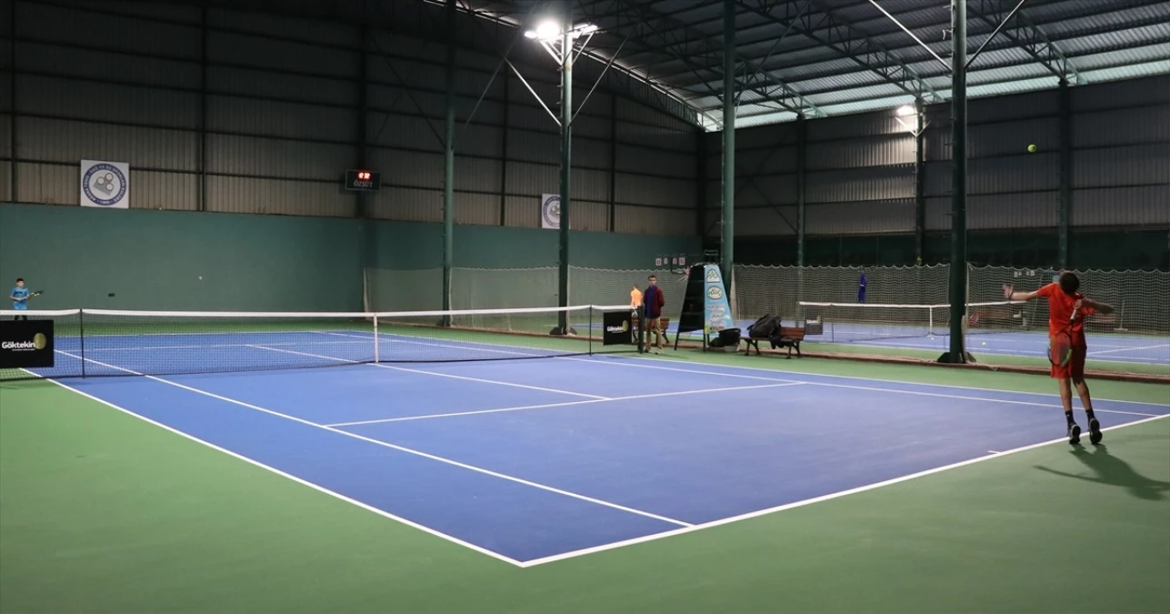 Adana\'da 14 Yaş Milli Takım Belirleme Tenis Turnuvası Başladı