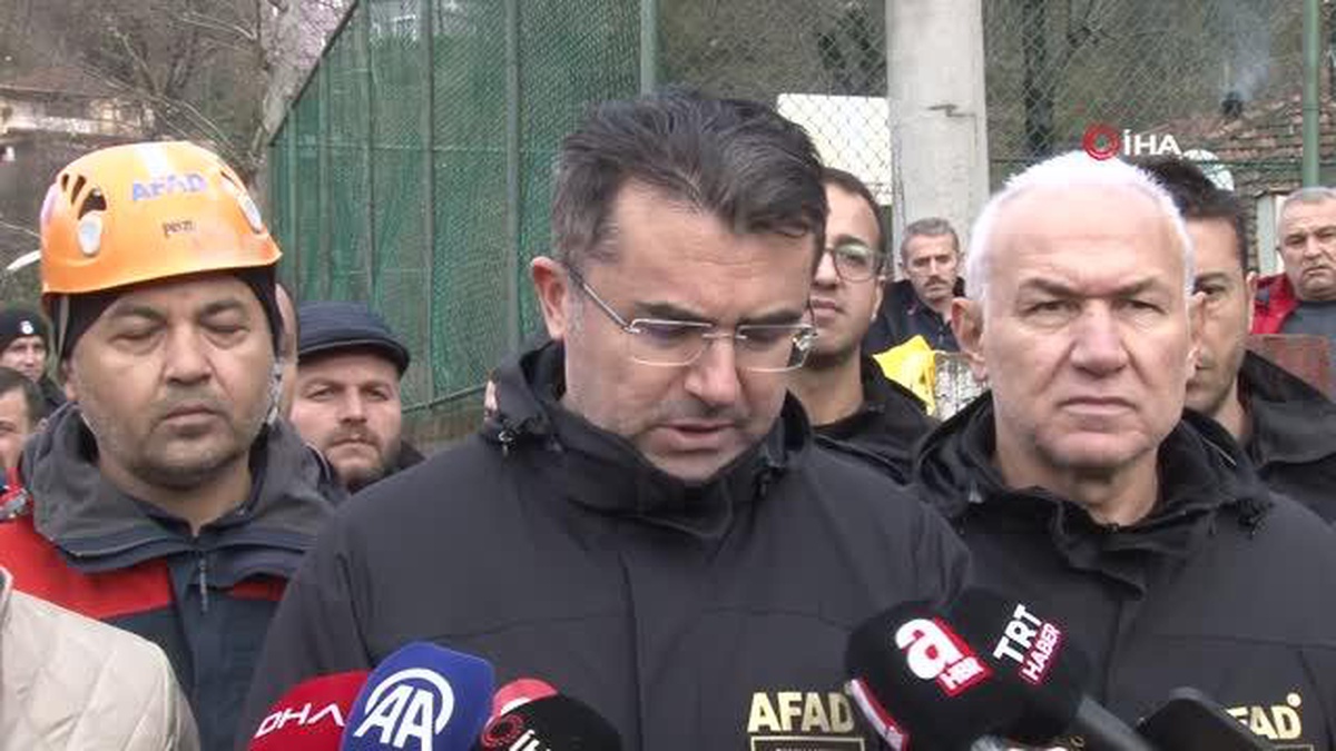 Zonguldak\'ta Heyelan Sonucu Anne ve Oğlunun Cenazeleri Çıkarıldı