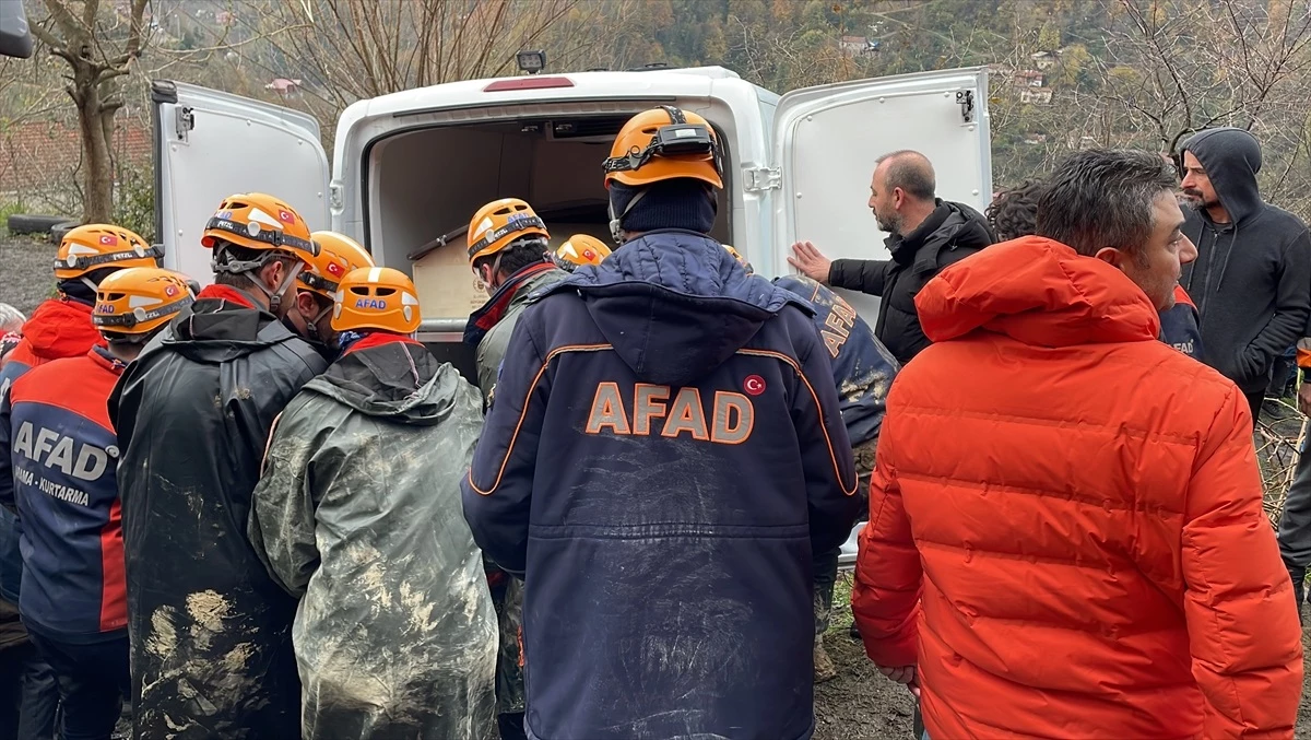 Zonguldak\'ta heyelan sonucu 2 kişi hayatını kaybetti