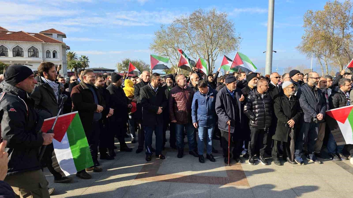 Bandırma\'da İsrail\'e tepki, Filistin\'e destek yürüyüşü