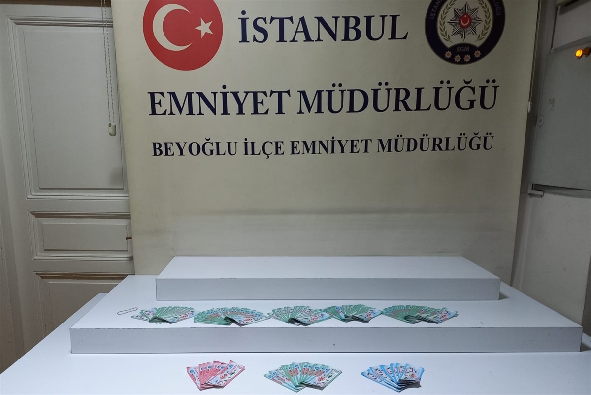 Beyoğlu\'nda Milli Piyango biletleri çalındı, şüpheli yakalandı