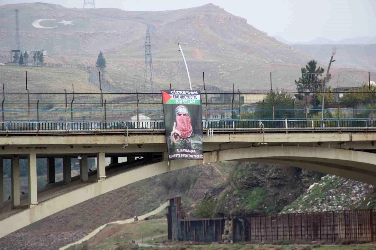 Cizre\'de Filistin\'e destek amacıyla poster asıldı