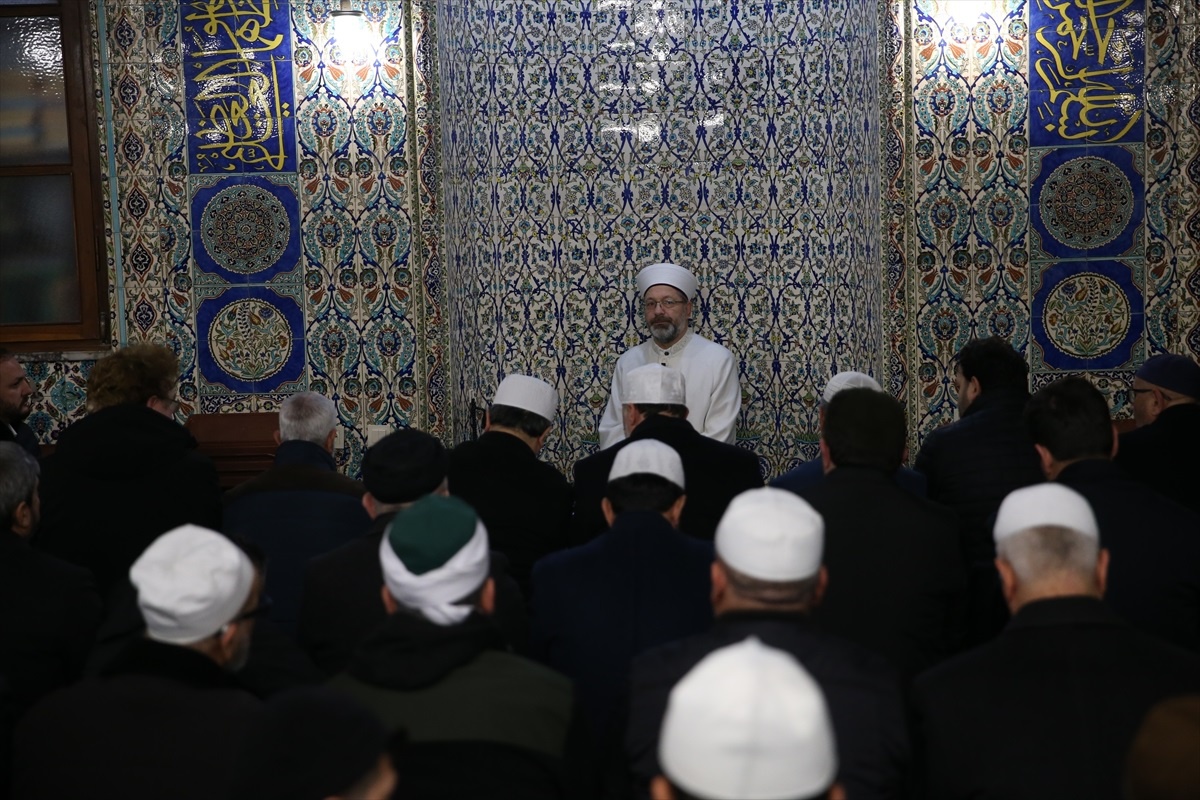 Diyanet İşleri Başkanı Ali Erbaş: Kötülüğe karşı duruş sergilememiz lazım