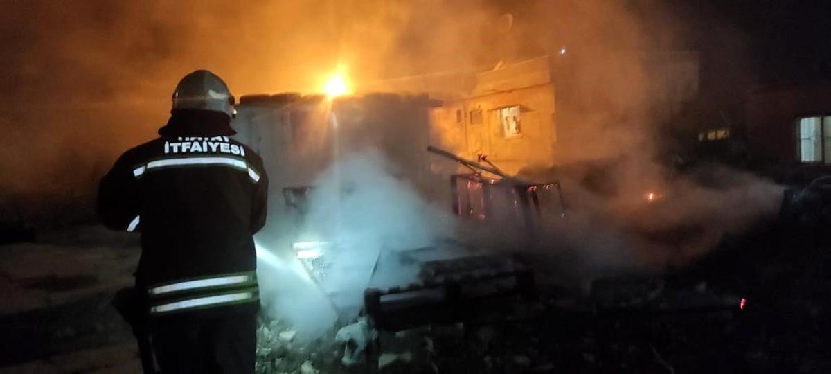 İskenderun\'da çadırda çıkan yangın söndürüldü