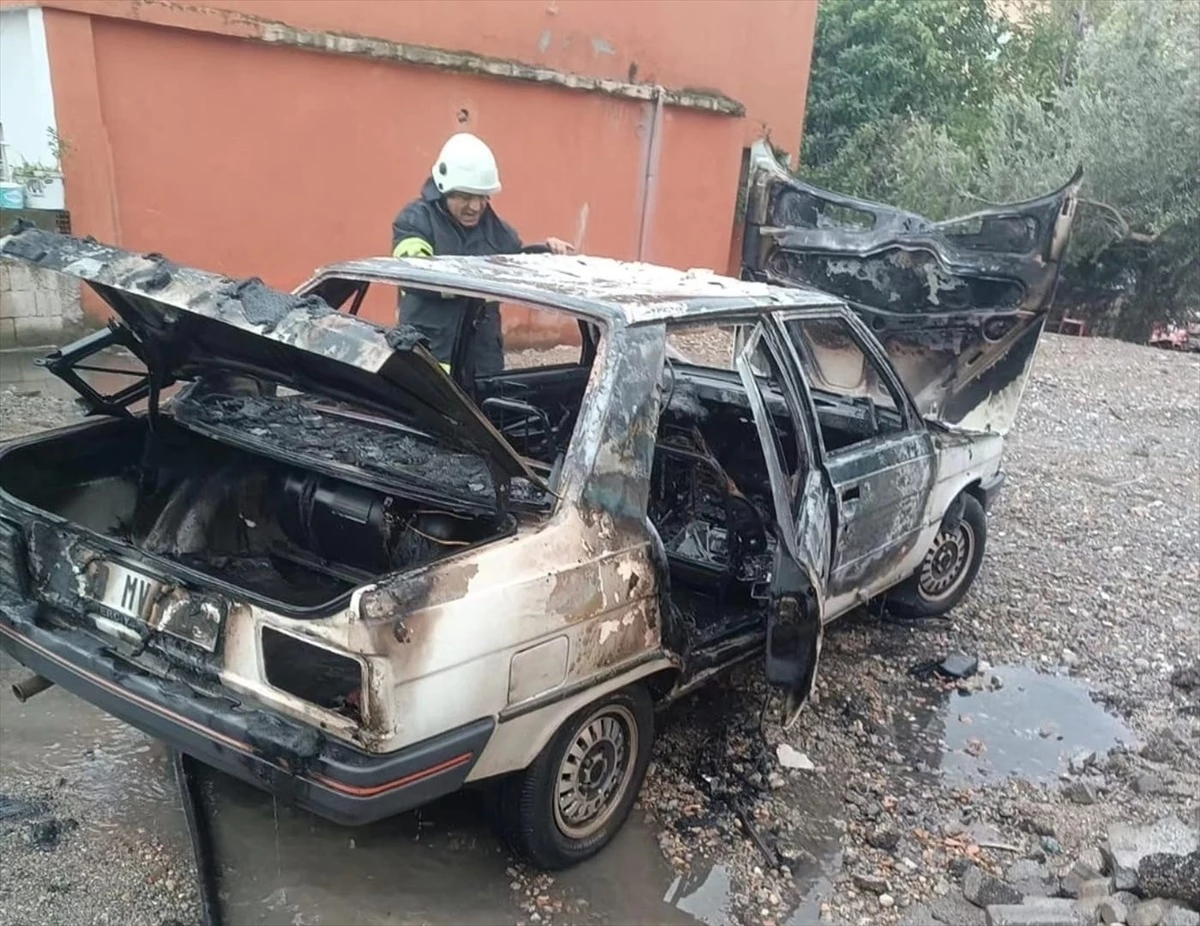 Hatay\'da otomobilde çıkan yangın söndürüldü