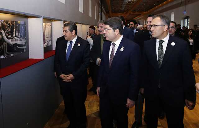 'İnsanlık İçin Kayıt Altında' programı Bakanı Yılmaz Tunç ve Tevfik Göksu'nun katılımıyla tanıtıldı 'İnsanlık İçin Kayıt Altında' programı Bakanı Yılmaz Tunç ve Tevfik Göksu'nun katılımıyla tanıtıldı