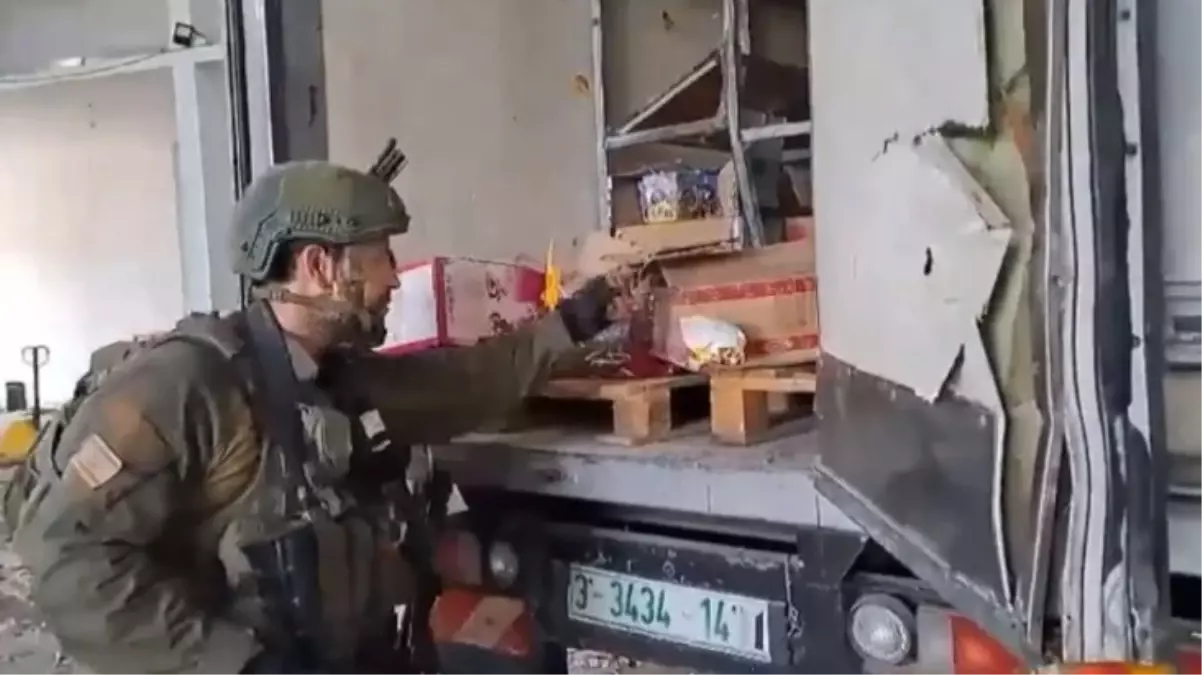 İzin olayı göz boyamak içinmiş! İsrail askerleri, Gazze\'ye giden yardımları yaktı
