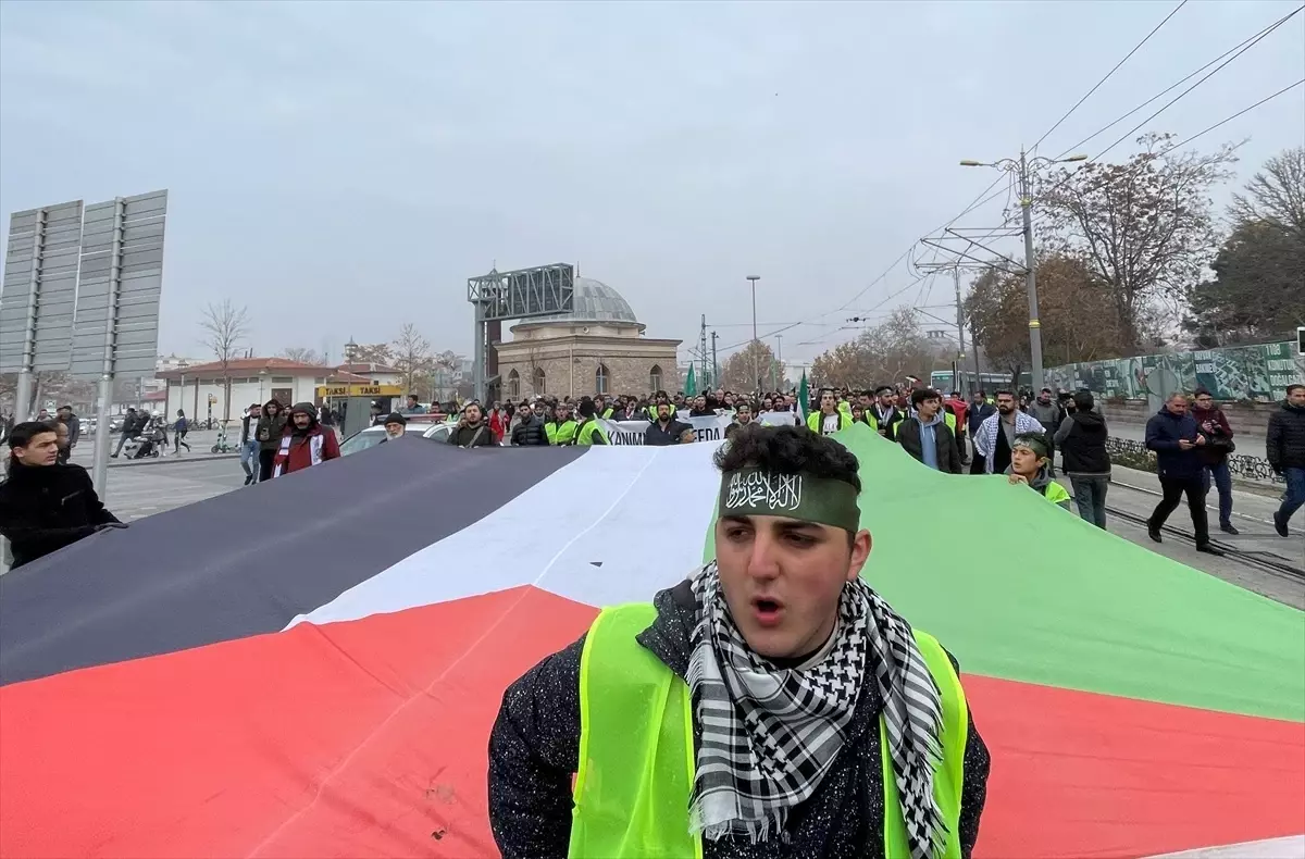 Konya\'da binlerce vatandaş Filistin için yürüdü