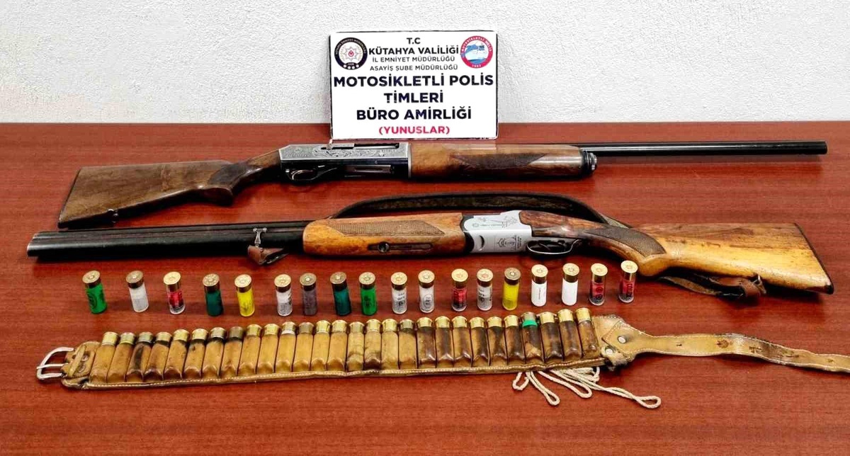 Kütahya\'da Motosikletli Polis Timlerince Ruhsatsız Tüfek ve Fişek Ele Geçirildi
