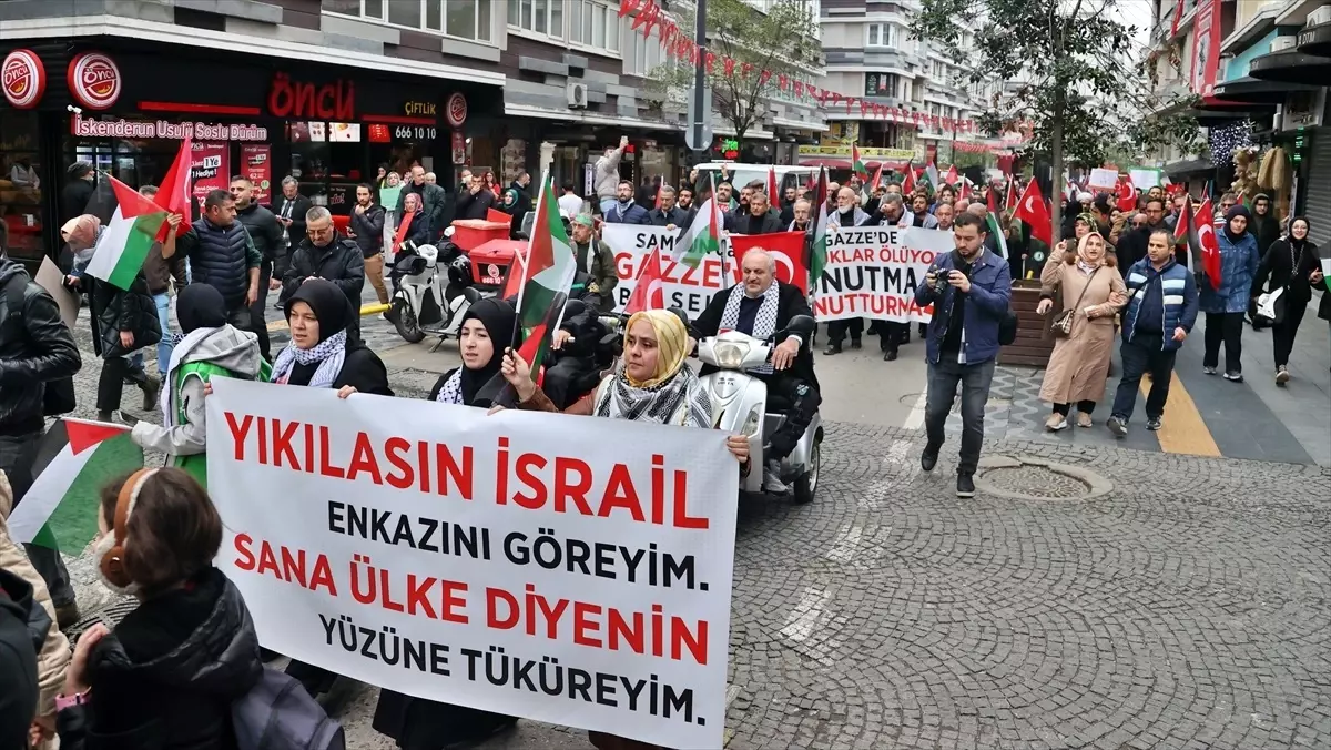 Samsun\'da İsrail\'in Gazze\'ye yönelik saldırıları protesto edildi