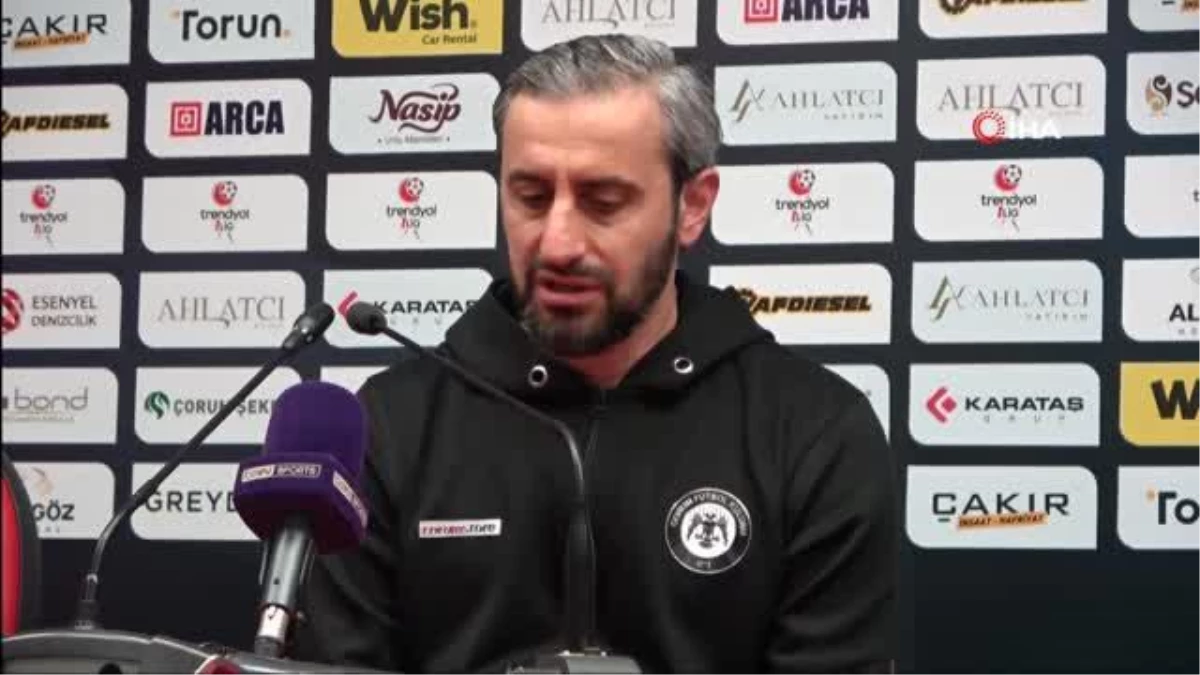 Çorum FK Teknik Direktörü Serkan Özbalta: İlk yarıdaki gol maçı farklı noktalara getirdi