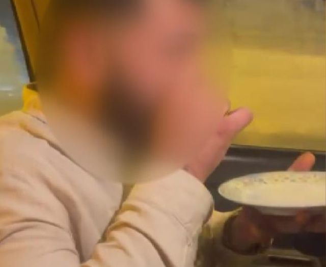 Direksiyon başındaki taksici kokain kullandı Direksiyon başındaki taksici kokain kullandı