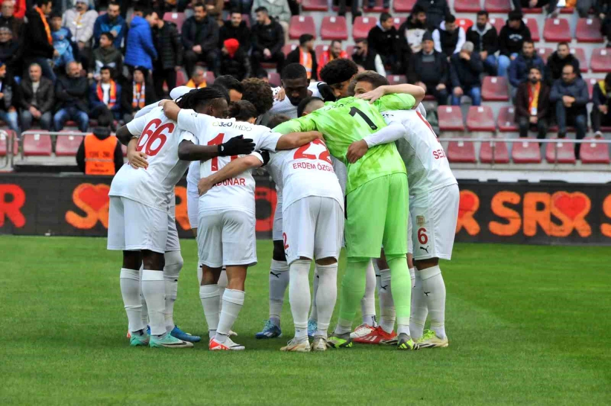 Trendyol Süper Lig: Başakşehir: 1 Hatayspor: 0 (Maç devam ediyor)