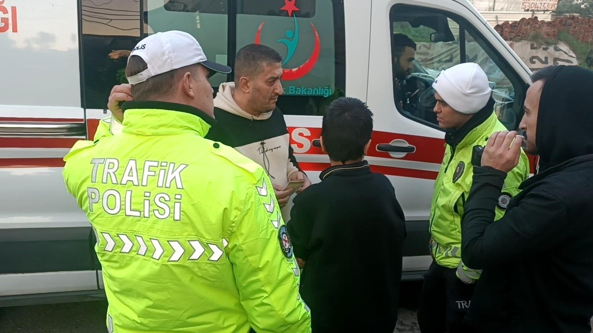 Gebze\'de otomobil çocuğa çarptı