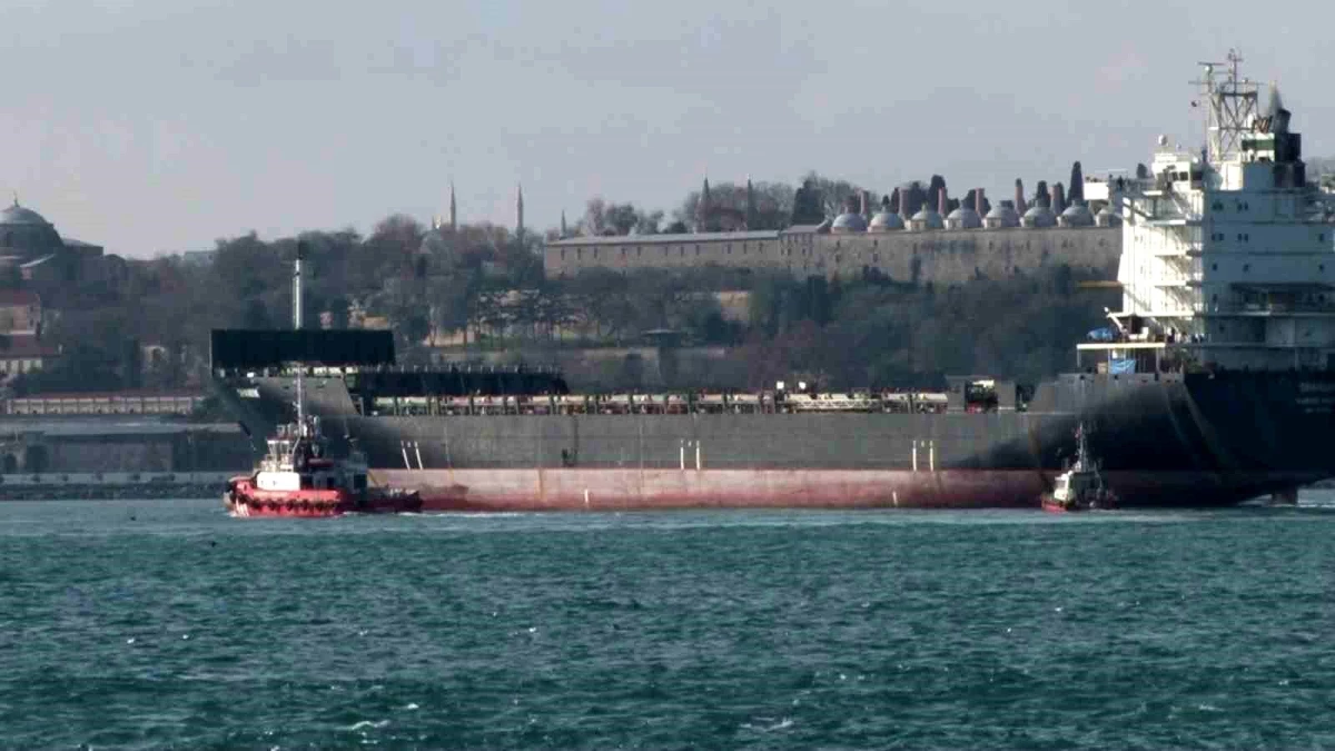 İran bandıralı konteynır gemisi Haydarpaşa limanından ayrıldı