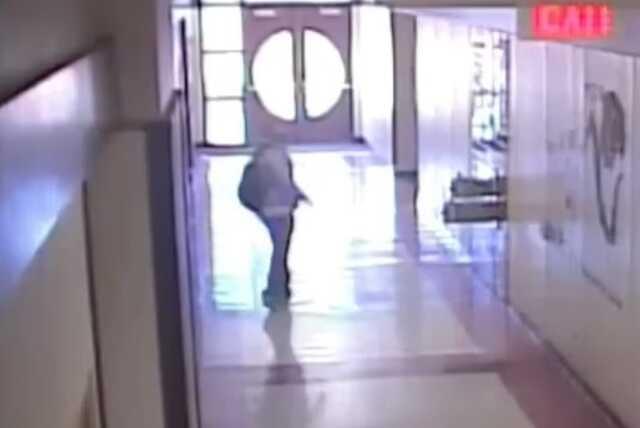 ABD'de Öğrenci, Öğretmenine Saldırdığı İçin 20 Yıl Hapis Cezası Aldı ABD'de Öğrenci, Öğretmenine Saldırdığı İçin 20 Yıl Hapis Cezası Aldı