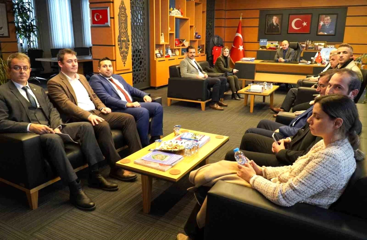 Sanayi ve Teknoloji Bakanlığı ve Doğu Marmara Kalkınma Ajansı Altınova Belediye Başkanı Dr. Metin Oral\'ı ziyaret etti