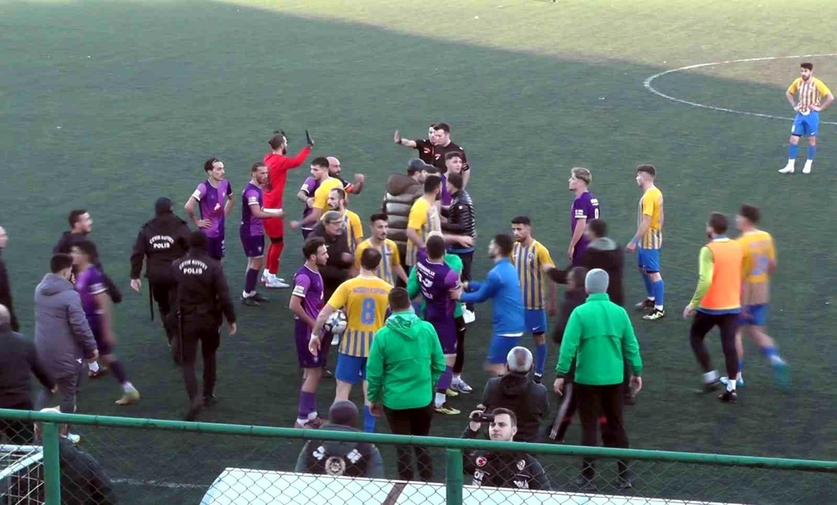 Sakarya Süper Amatör Lig maçında gerginlik yaşandı