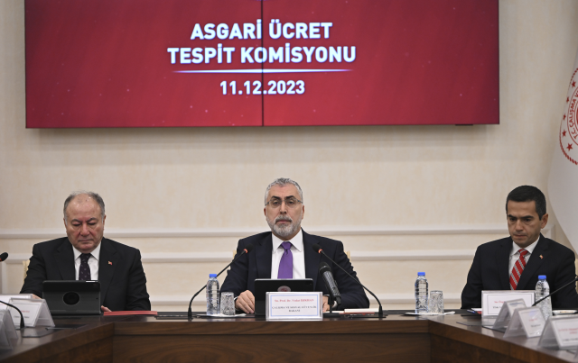 Asgari ücret pazarlığı başladı! Hükümet, işveren ve işçi temsilcilerinden ilk açıklamalar