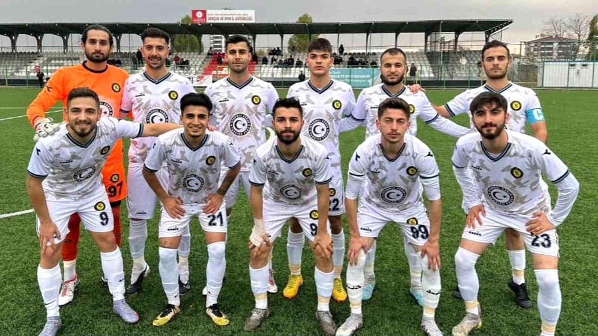 Aksaray Gençlikspor, Dersimspor\'u 1-0 yenerek kritik bir galibiyete imza attı
